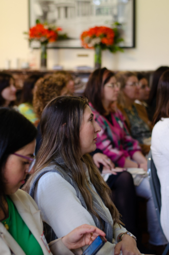 Mujeres en Escena: liderazgo, oratoria y networking. Un evento de la Delegación de la UE en Uruguay, organizado por Brava.