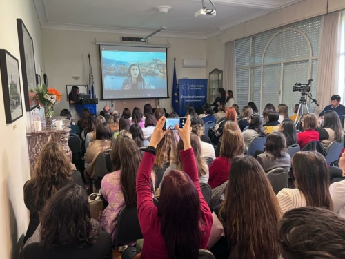 Mujeres en Escena: liderazgo, oratoria y networking. Un evento de la Delegación de la UE en Uruguay, organizado por Brava.